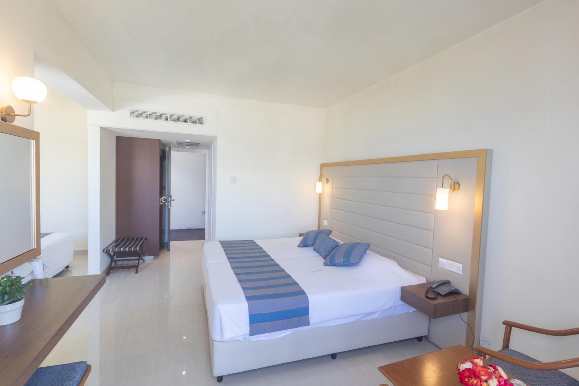 Iliada Beach Hotel Protaras Exterior foto